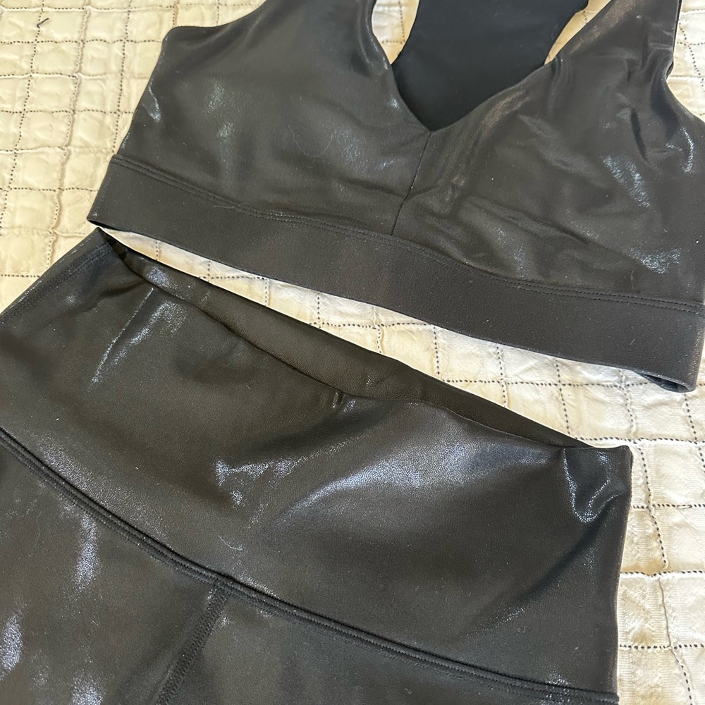 Women's Fabletics Athletic 2 Piece Set- Shiny Black